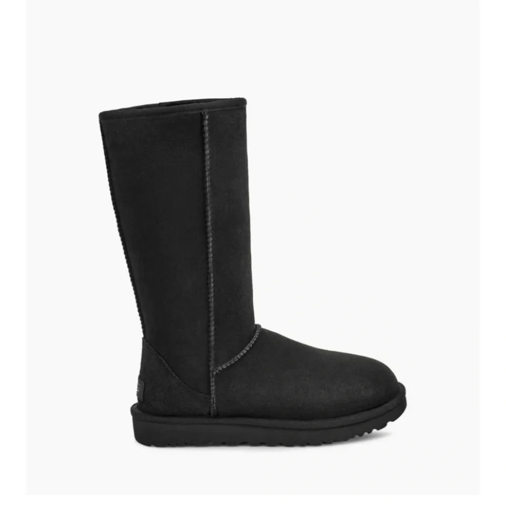 UGG Classic II Tall Boots Big Girl Size 4 Black Fits Women’s 6 Suede Sheepskin